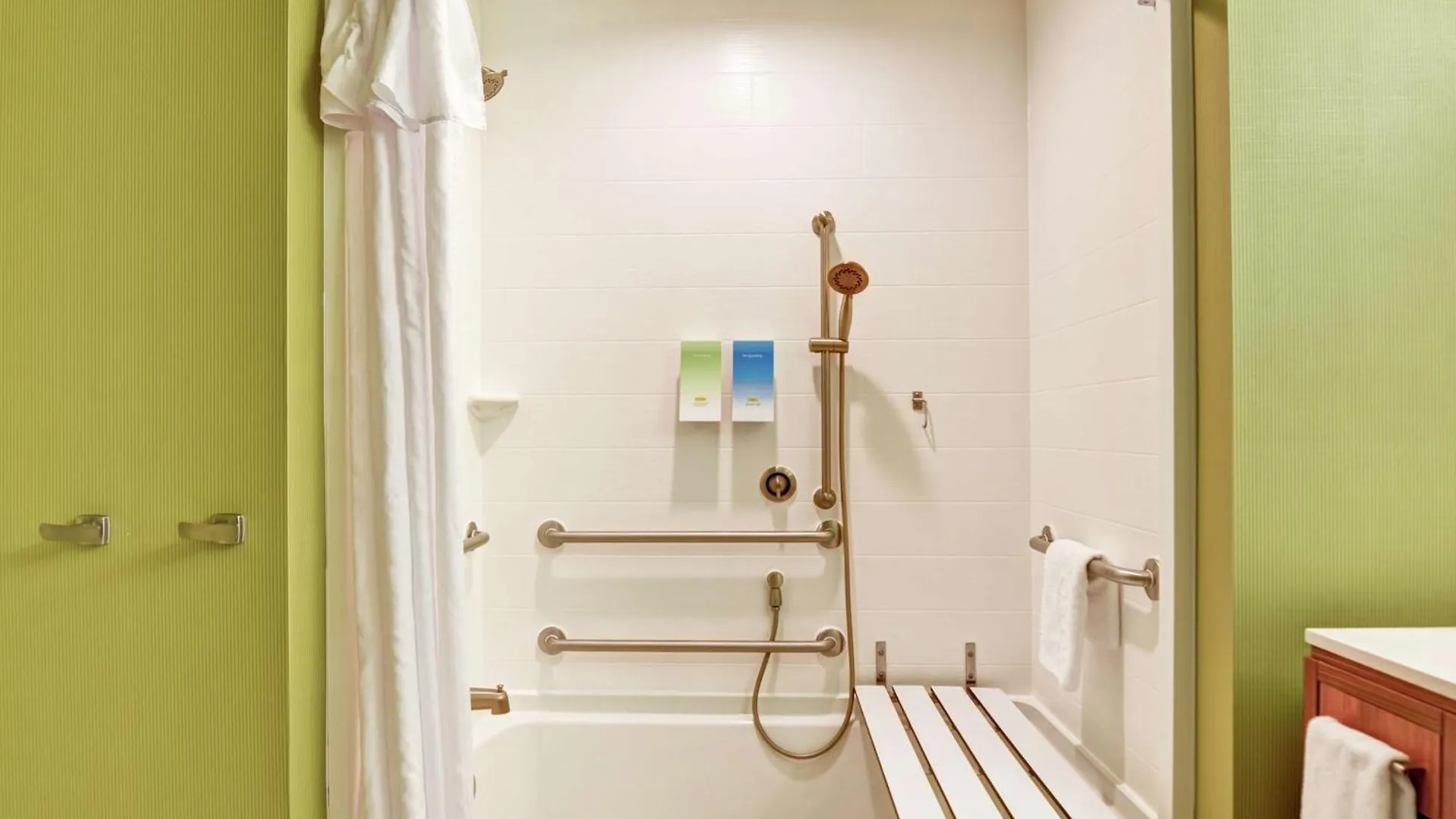 *** Hotel Home2 Suites By Hilton Charlotte Airport USA